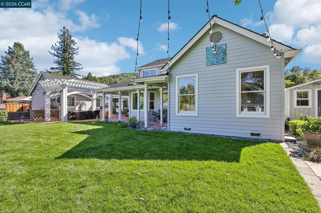 275 Deerfield Drive Moraga CA 94556
