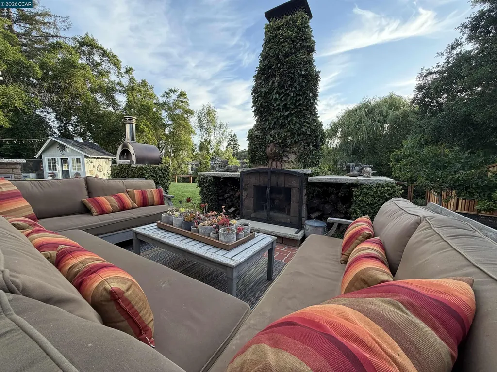 275 Deerfield Drive Moraga CA 94556