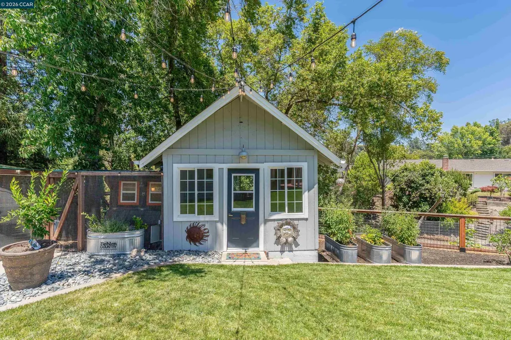 275 Deerfield Drive Moraga CA 94556