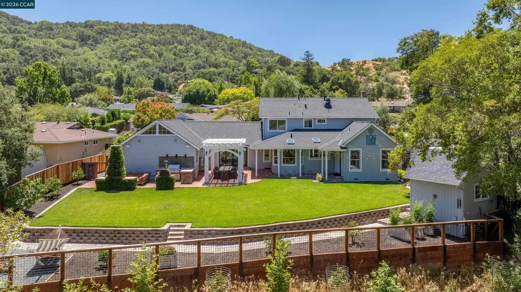 275 Deerfield Drive Moraga CA 94556