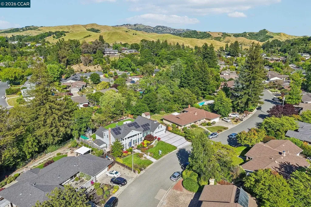 275 Deerfield Drive Moraga CA 94556