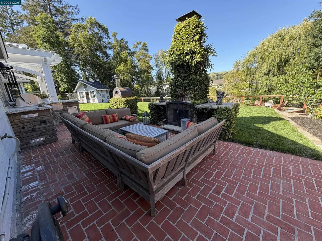 275 Deerfield Drive Moraga CA 94556