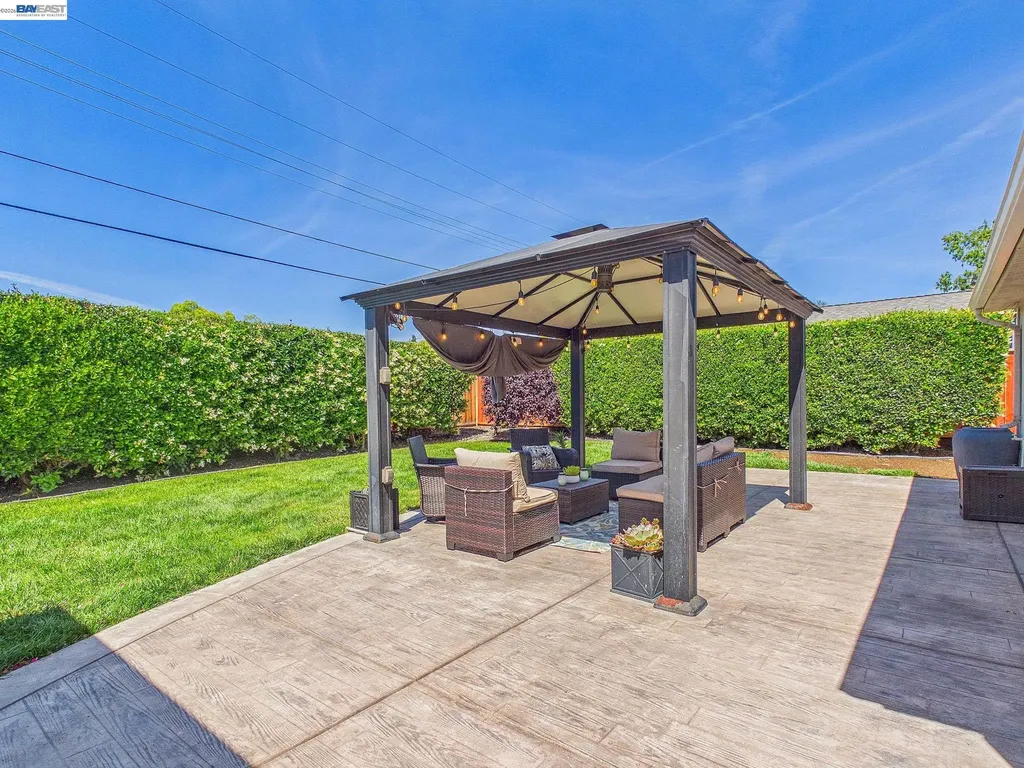 7482 Larkdale Avenue Dublin CA 94568