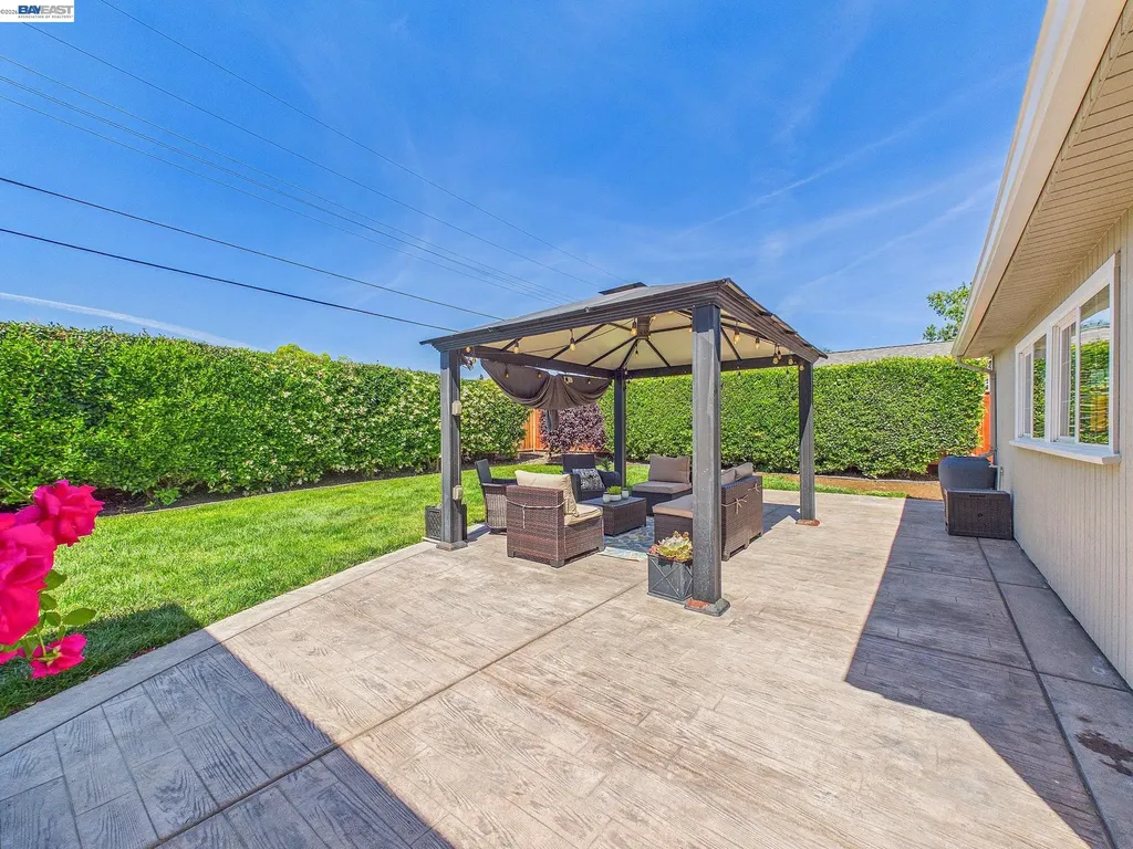 7482 Larkdale Avenue Dublin CA 94568