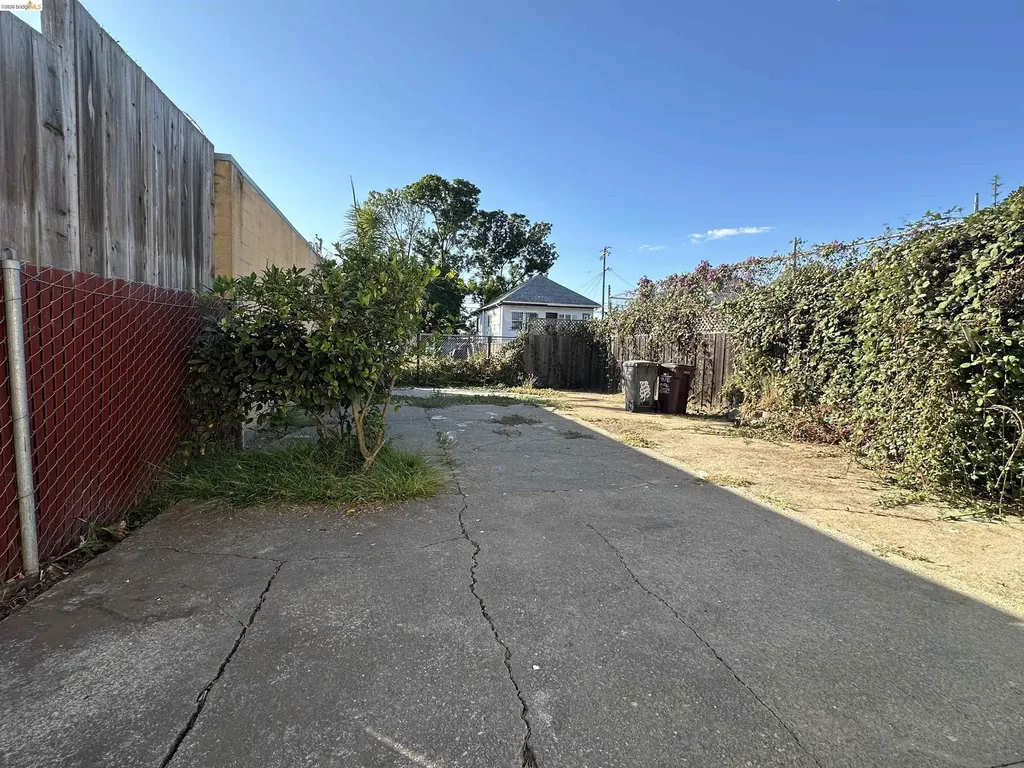 2423 Market Street Oakland CA 94607
