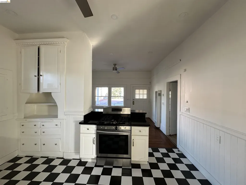 2423 Market Street Oakland CA 94607