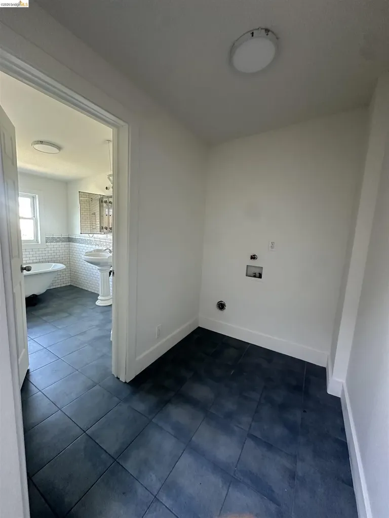 2423 Market Street Oakland CA 94607