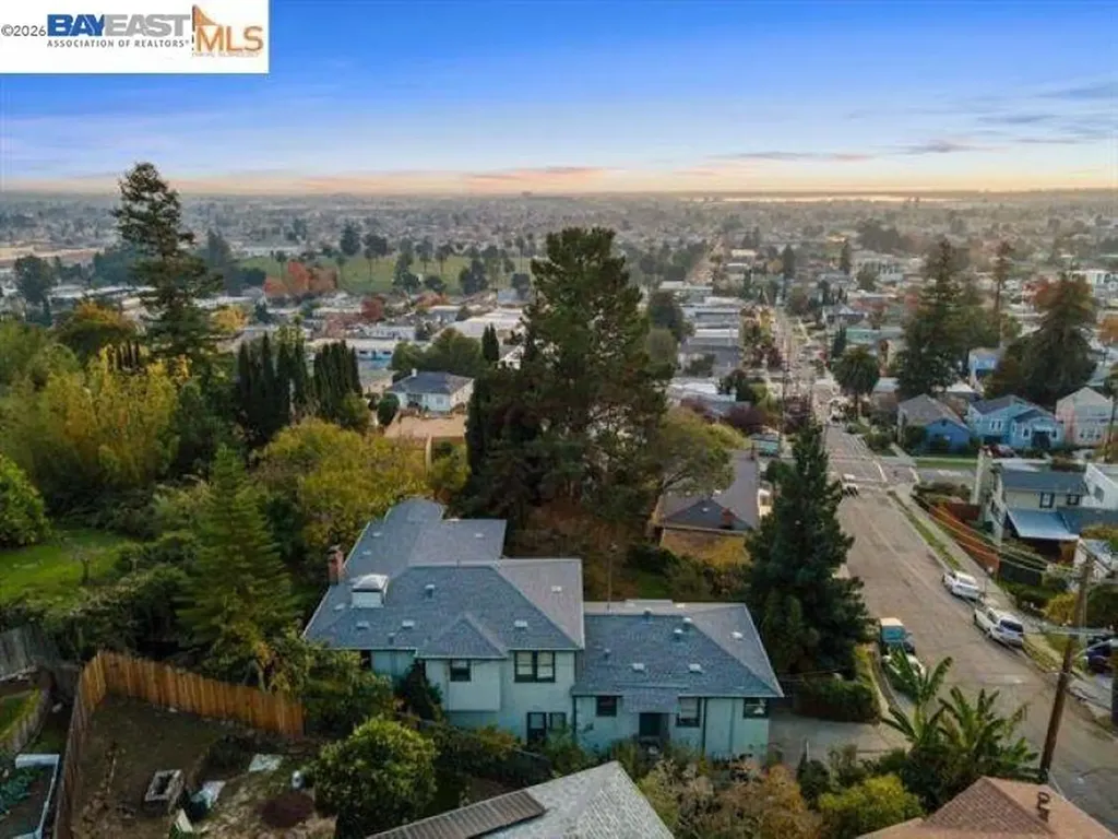 6338 Buena Ventura Avenue Oakland CA 94605