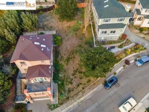 6338 Buena Ventura Avenue Oakland CA 94605