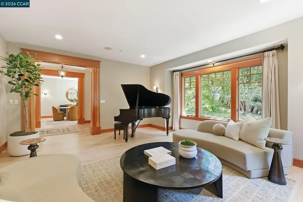 30 Greenwood Court Orinda CA 94563