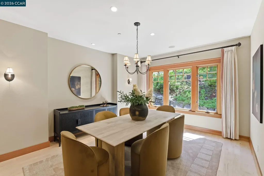 30 Greenwood Court Orinda CA 94563
