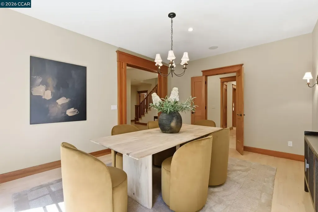 30 Greenwood Court Orinda CA 94563
