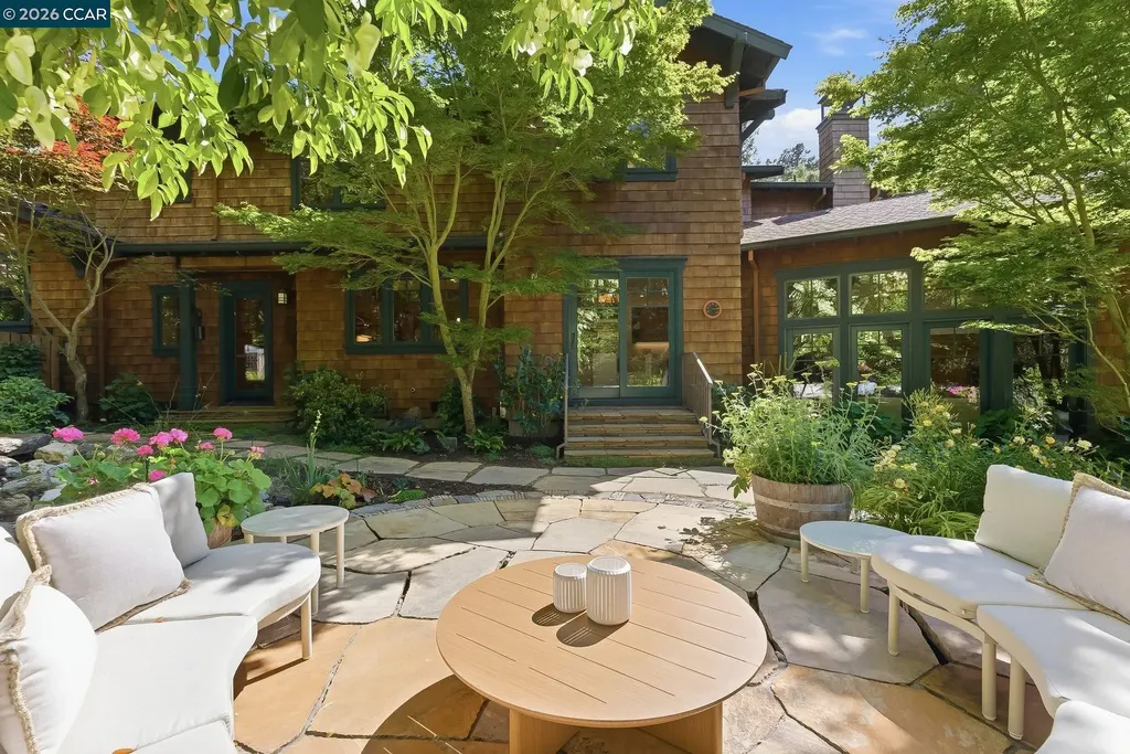 30 Greenwood Court Orinda CA 94563