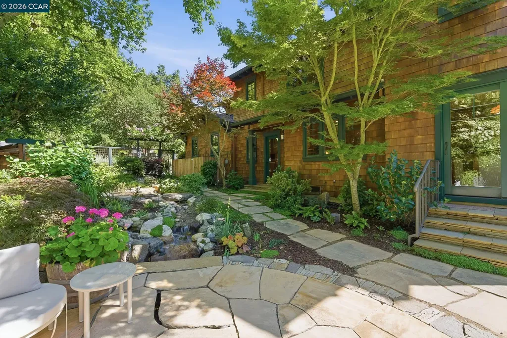 30 Greenwood Court Orinda CA 94563