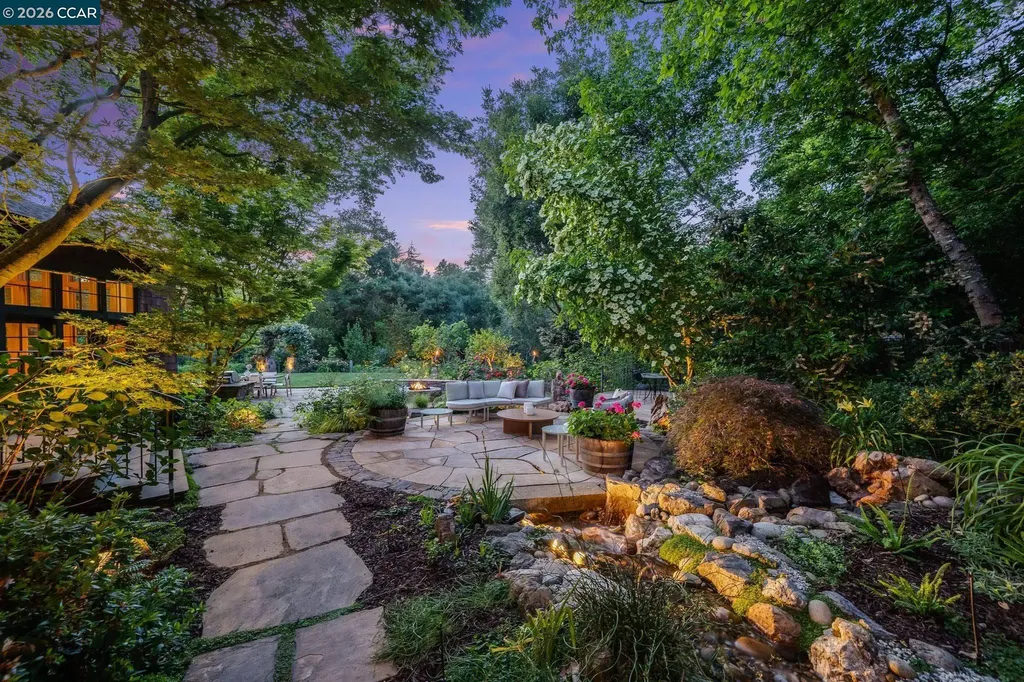 30 Greenwood Court Orinda CA 94563