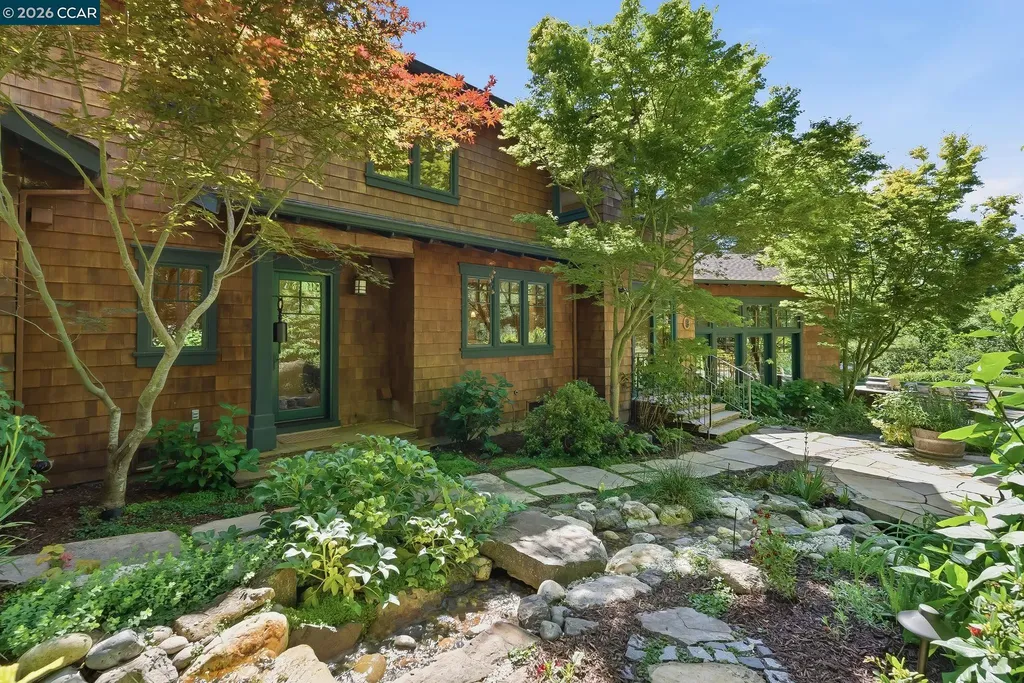 30 Greenwood Court Orinda CA 94563