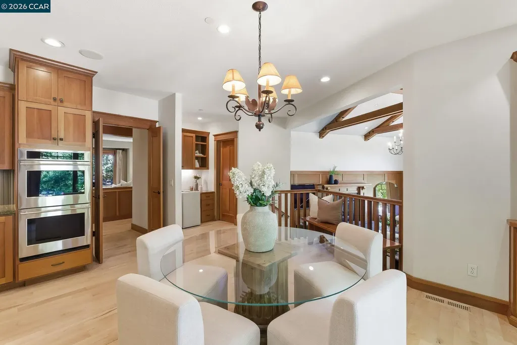 30 Greenwood Court Orinda CA 94563