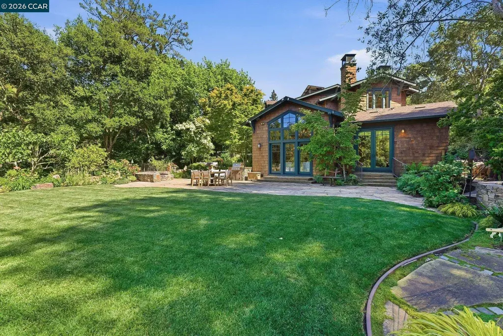 30 Greenwood Court Orinda CA 94563