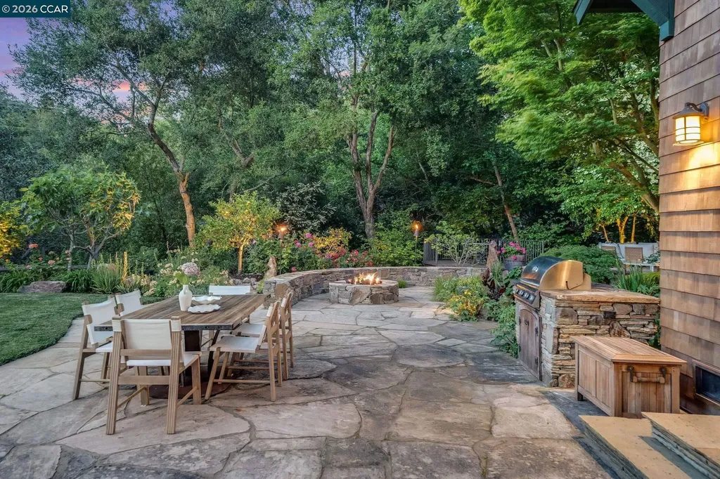 30 Greenwood Court Orinda CA 94563
