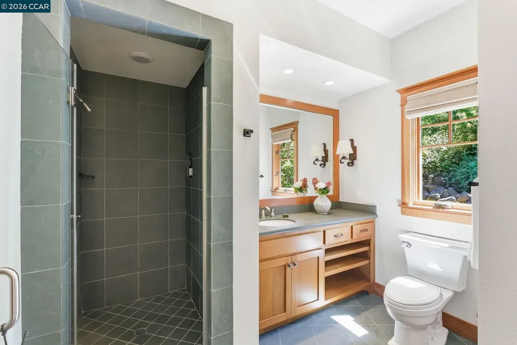 30 Greenwood Court Orinda CA 94563