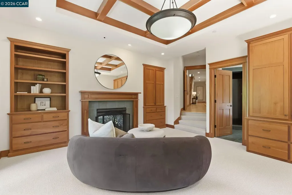 30 Greenwood Court Orinda CA 94563