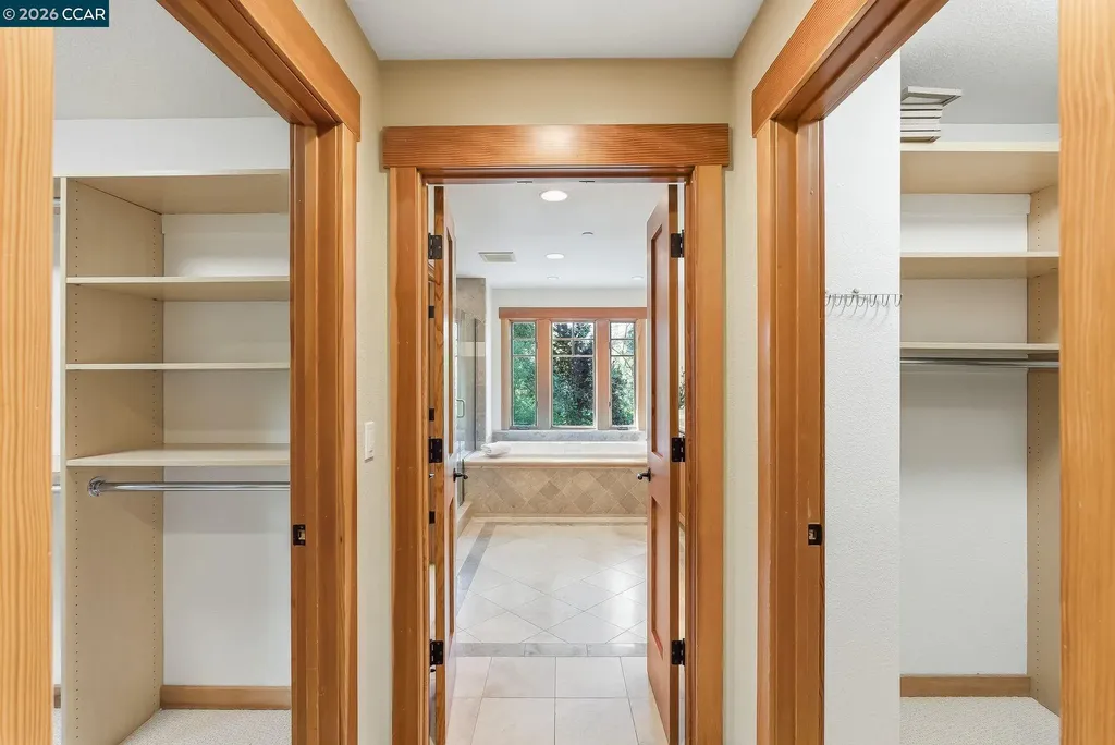 30 Greenwood Court Orinda CA 94563