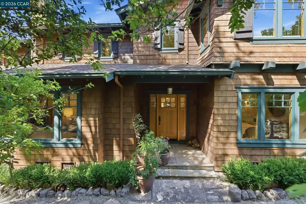30 Greenwood Court Orinda CA 94563