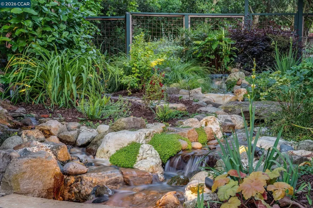 30 Greenwood Court Orinda CA 94563