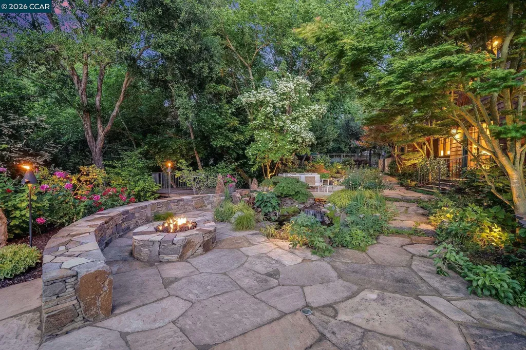 30 Greenwood Court Orinda CA 94563