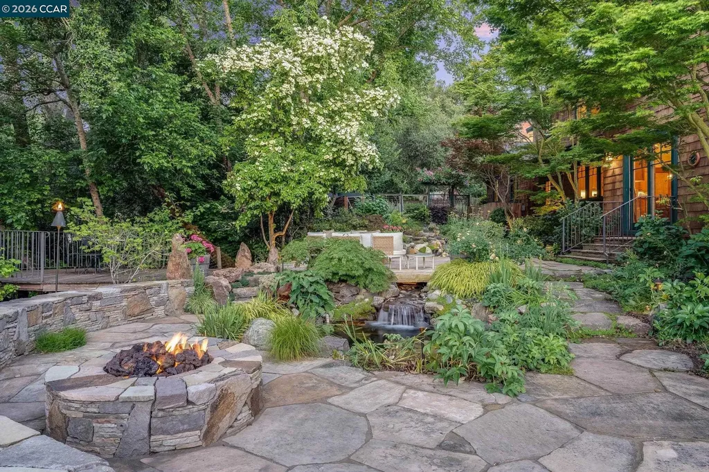 30 Greenwood Court Orinda CA 94563