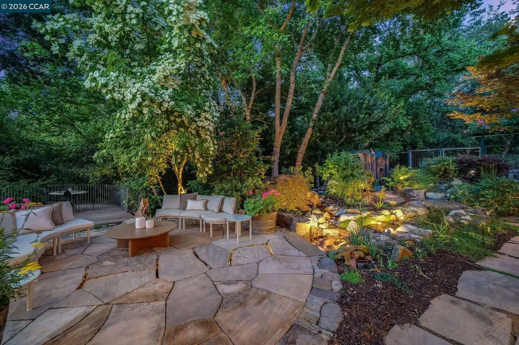 30 Greenwood Court Orinda CA 94563