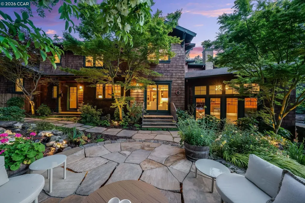 30 Greenwood Court Orinda CA 94563