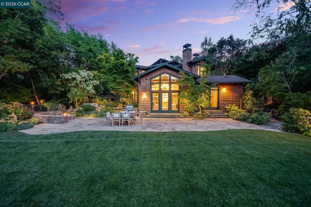 30 Greenwood Court Orinda CA 94563