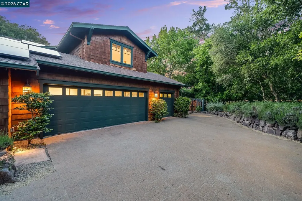 30 Greenwood Court Orinda CA 94563