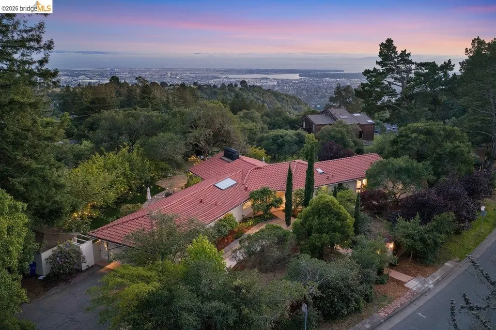12131 Skyline Boulevard Oakland CA 94619