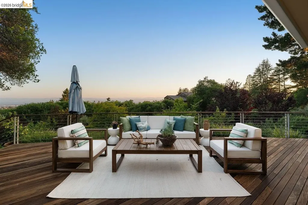 12131 Skyline Boulevard Oakland CA 94619