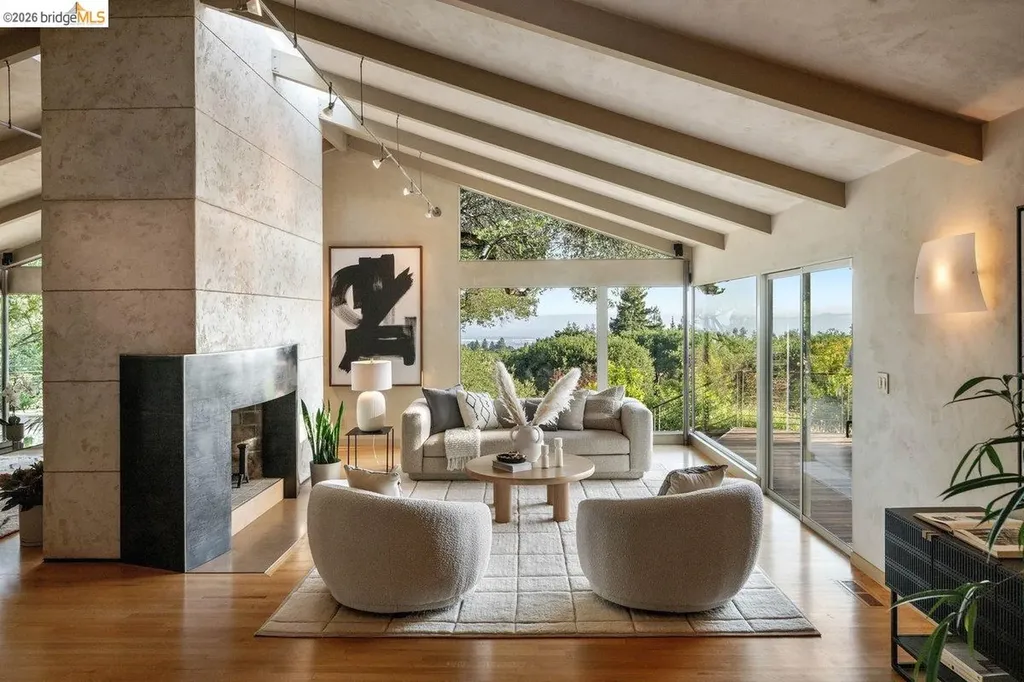 12131 Skyline Boulevard Oakland CA 94619