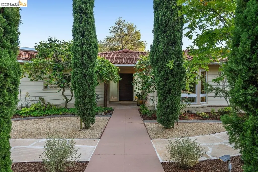 12131 Skyline Boulevard Oakland CA 94619