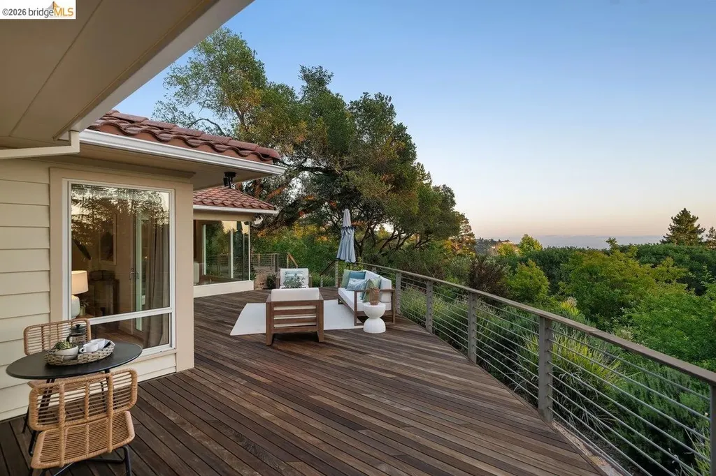 12131 Skyline Boulevard Oakland CA 94619