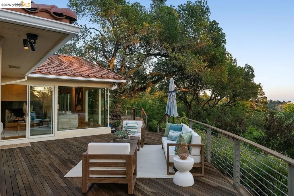 12131 Skyline Boulevard Oakland CA 94619