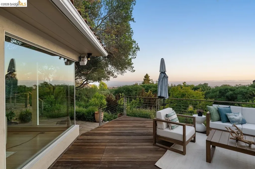 12131 Skyline Boulevard Oakland CA 94619