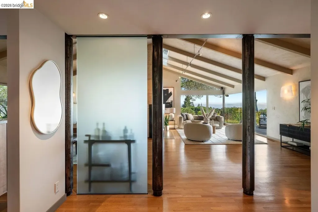 12131 Skyline Boulevard Oakland CA 94619