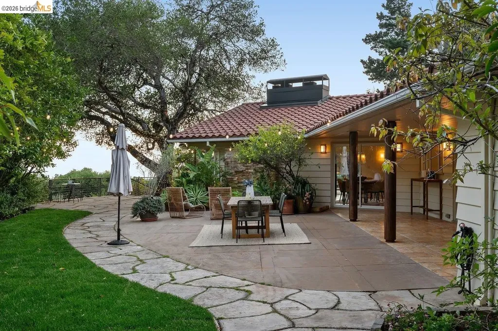 12131 Skyline Boulevard Oakland CA 94619