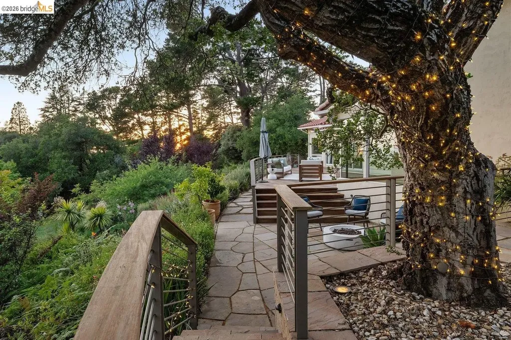 12131 Skyline Boulevard Oakland CA 94619