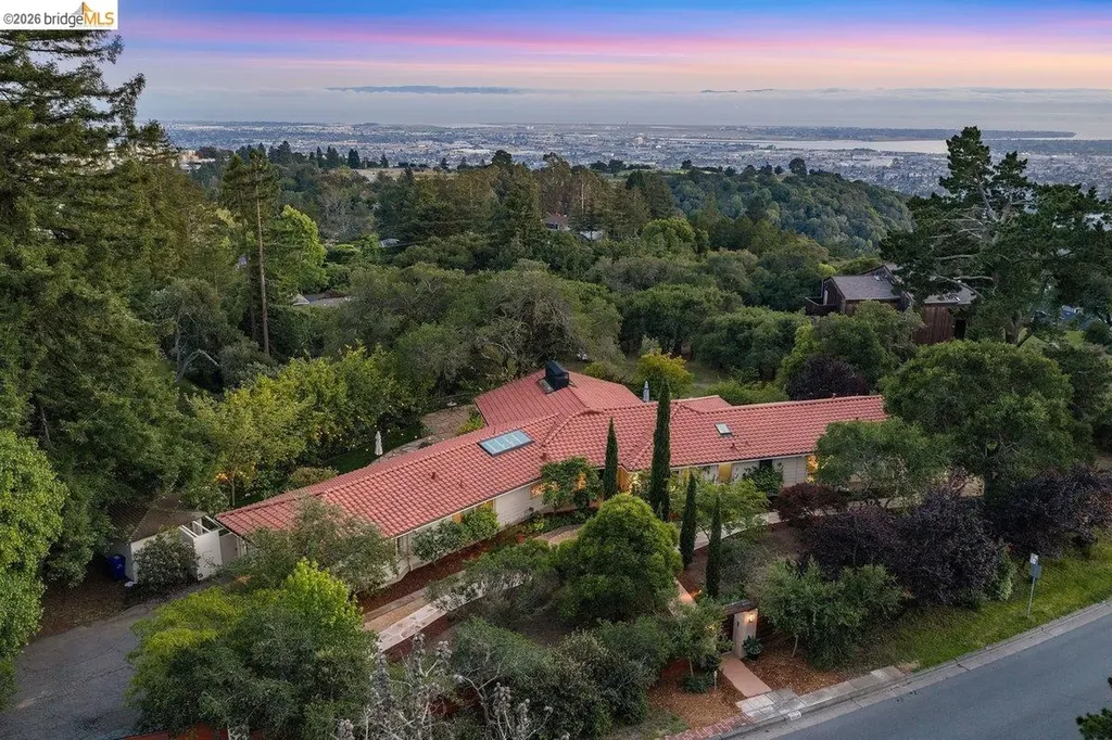 12131 Skyline Boulevard Oakland CA 94619