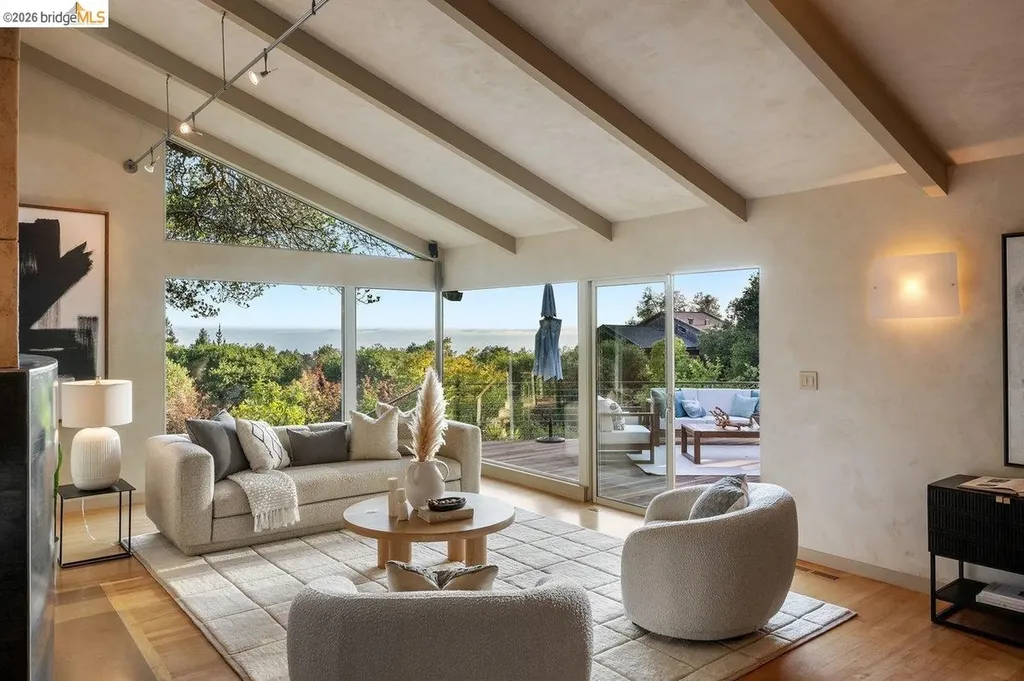 12131 Skyline Boulevard Oakland CA 94619
