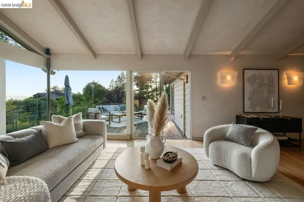 12131 Skyline Boulevard Oakland CA 94619