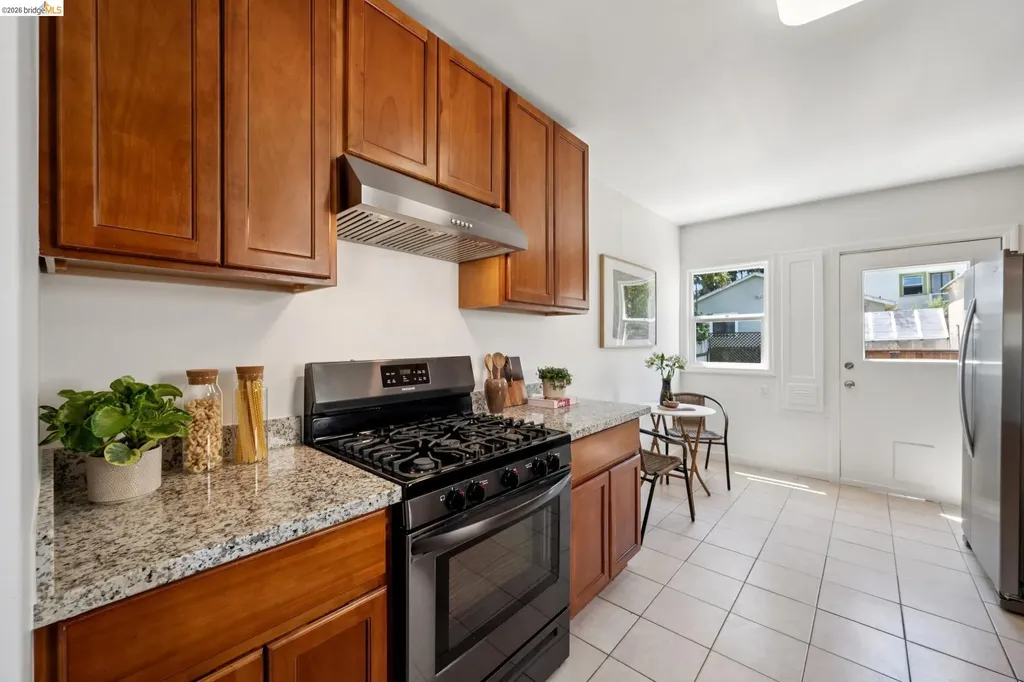 820 Madison Street Albany CA 94706