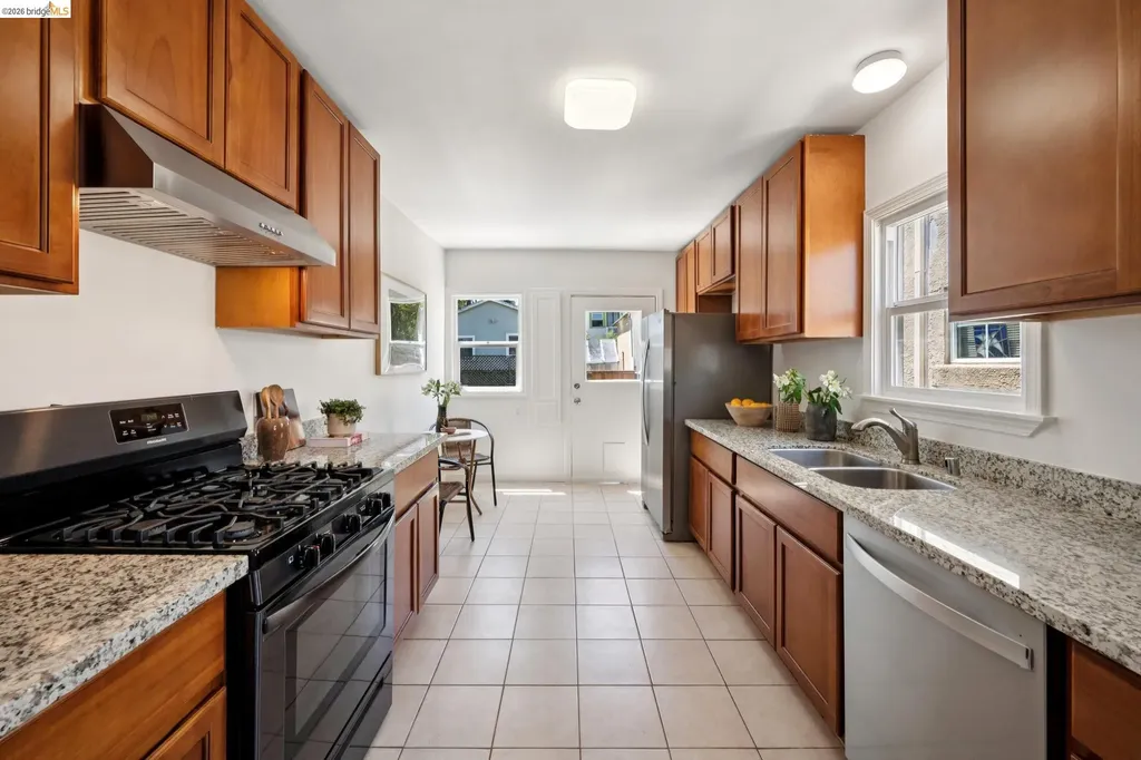 820 Madison Street Albany CA 94706