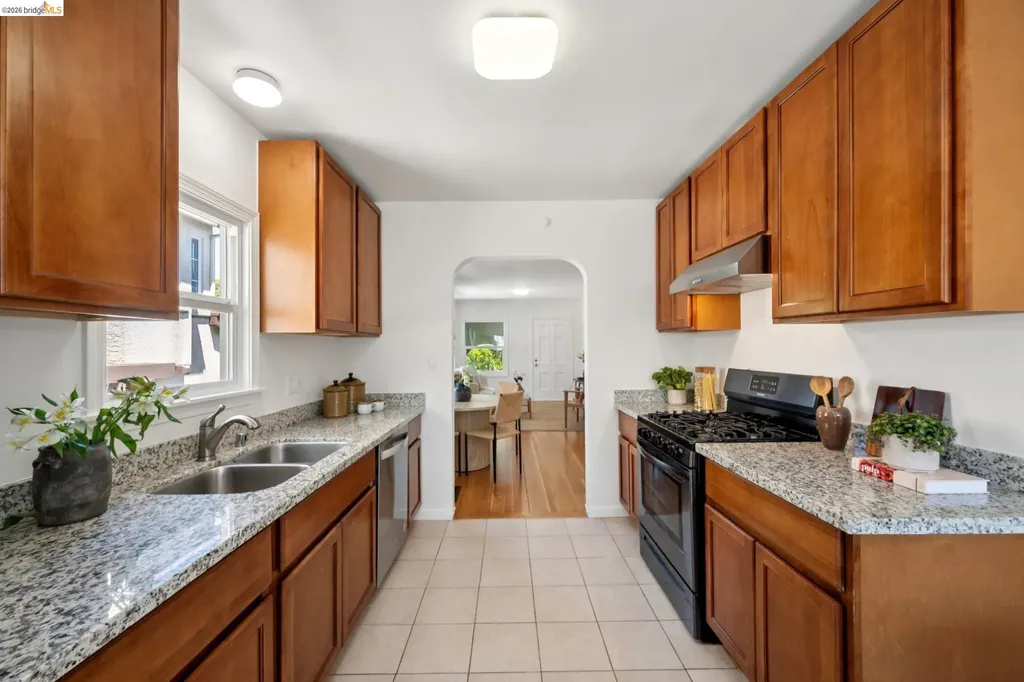 820 Madison Street Albany CA 94706